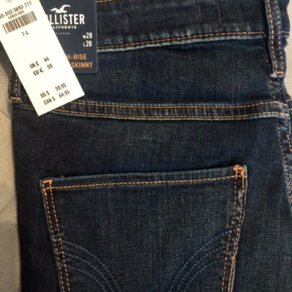 Hollister Ultra High-Rise Jeans Size 7-L